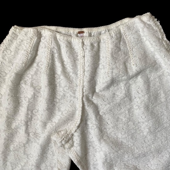 Free People Women’s Cream Floral Lace Cotton Flare Beach Pant SZ L - Picture 13 of 14